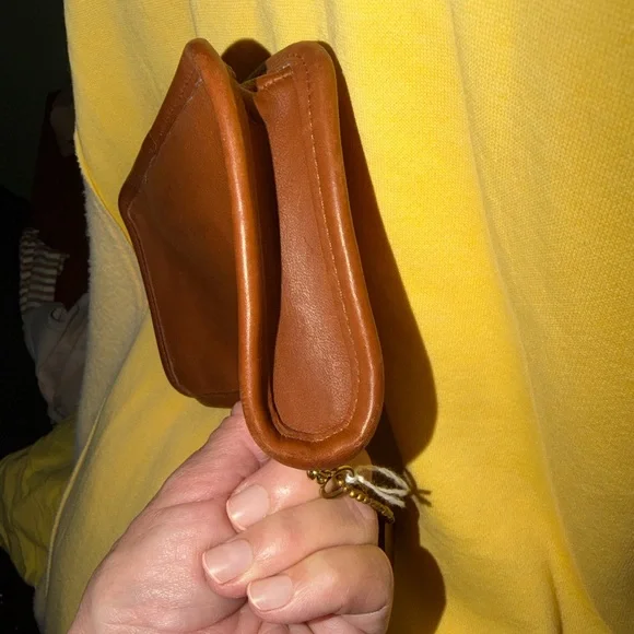 Coach vintage Saddle Brown Leather Zip Pouch Wallet very supple leather - Picture 14 of 16